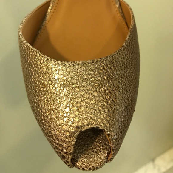 Gold/ metallic metallic like heel / sandals - Picture 4 of 8